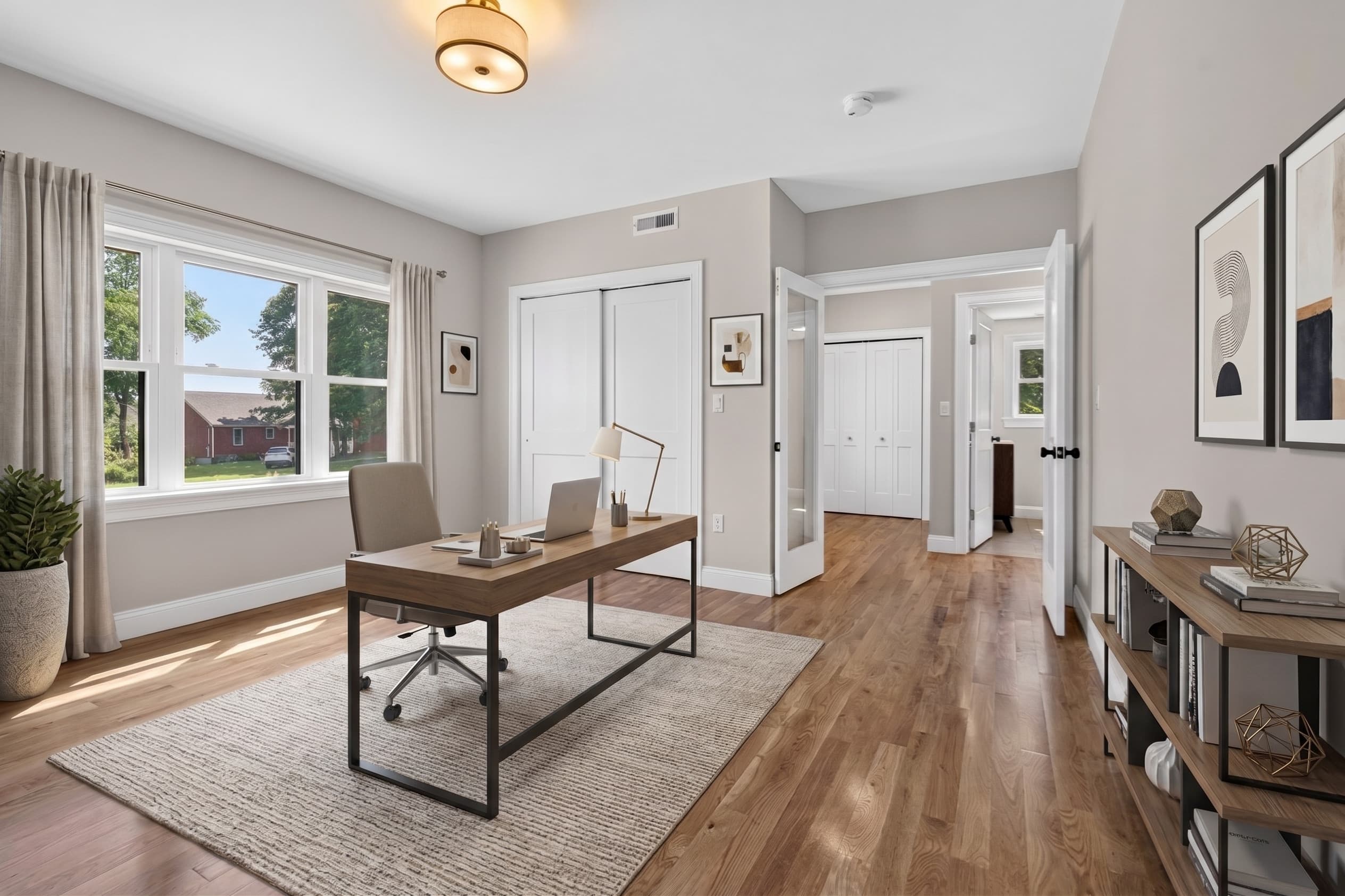 First-floor bedroom or flexible office